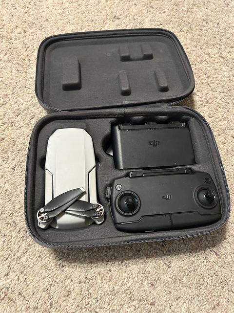 DJI Mini SE in its case